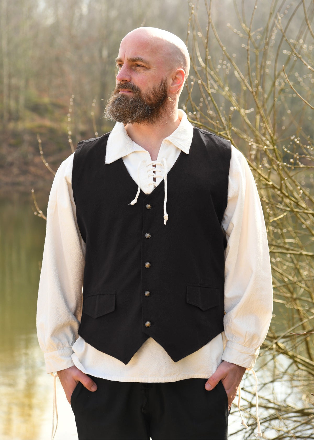 Chaleco medieval negro modelo Lasse