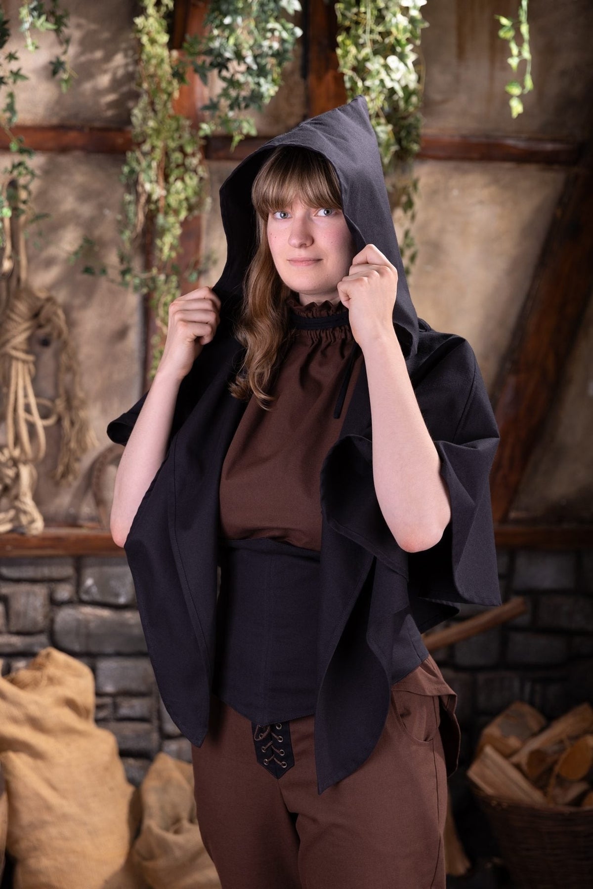 Capa Secreta Pícara Negra con Capucha, Dungeons and Dragons