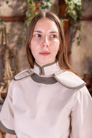 Gorjal Clériga Dungeons and Dragons, Algodón crema