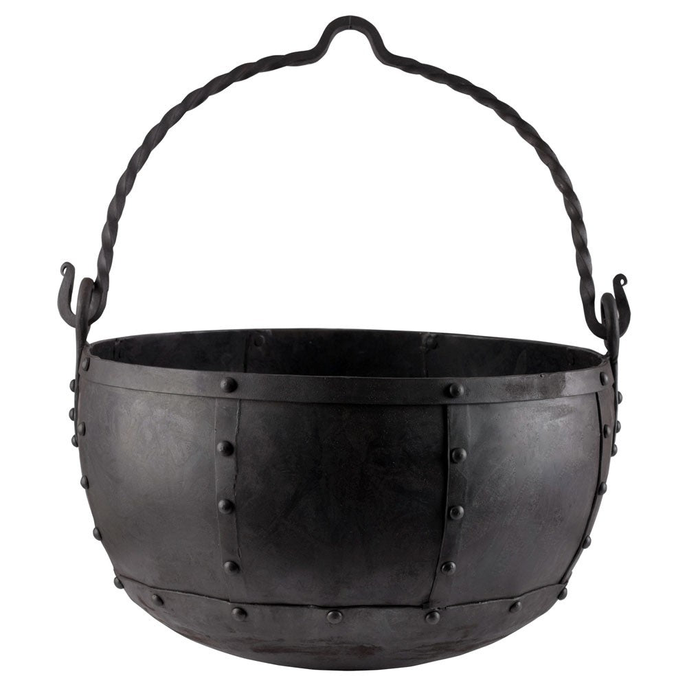 Caldero medieval remachado