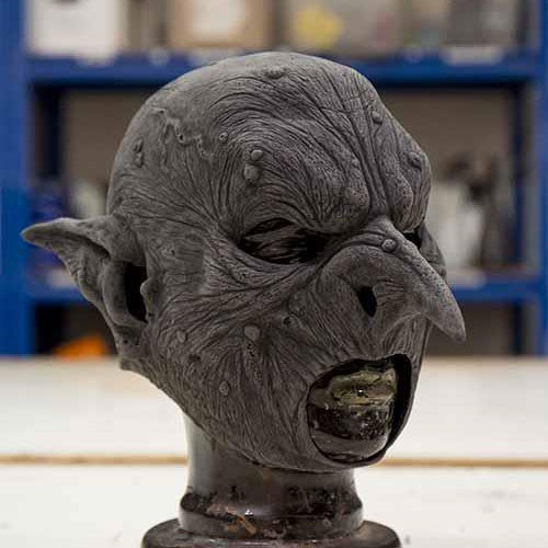 Máscara Duende Malicioso sin Pintar (57-59 cms.)