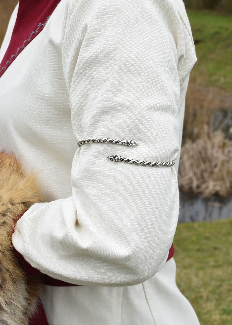 Torque vikingo para brazo con cabeza de lobos