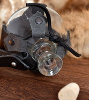 Botella de cristal Bomba con tahalí de cuero