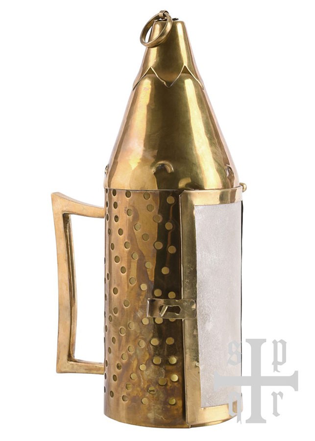 Portavela medieval en latón