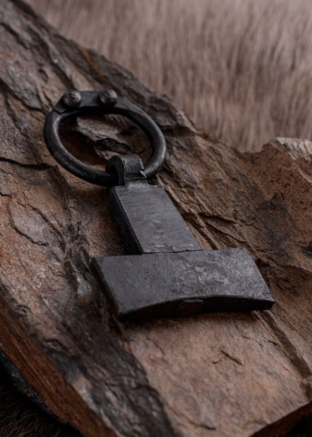Colgante Martillo de Thor en hierro forjado