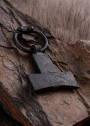 Colgante Martillo de Thor en hierro forjado