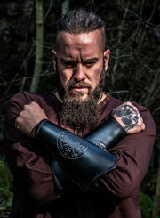 Brazaletes Celtas piel Vegvisir negros