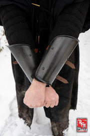 Brazaletes medievales simples en negro, Epic Armoury