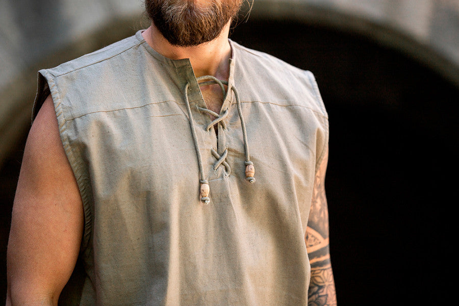 Camisa medieval gris sin mangas, modelo Jean