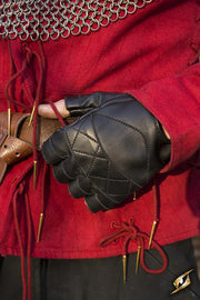 Guantes Celtas de cuero negro, cierre hebilla