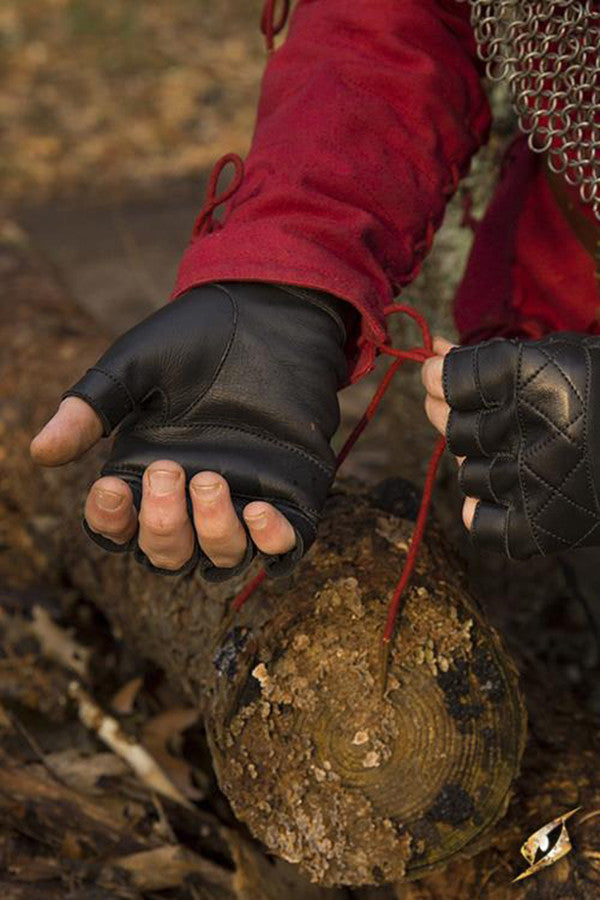 Guantes Celtas de cuero negro, cierre hebilla