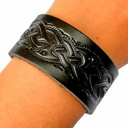 Pulsera-muñequera con nudos Celtas en cuero
