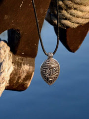 Colgante vikingo máscara de Gotland