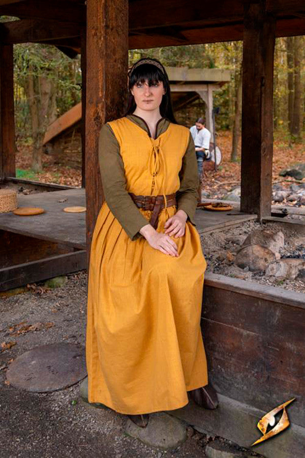 Vestido medieval y Renacentista mujer Adelina en amarillo mostaza