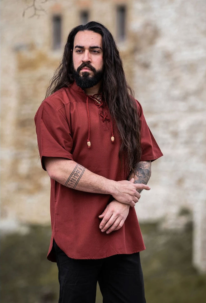 Camisa medieval manga corta y lazos, color rojo