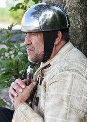 Casco medieval funcional simple con barbuquejo, 2 mm.
