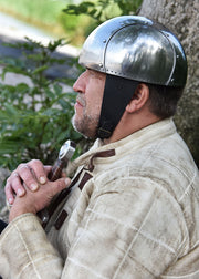Casco medieval funcional simple con barbuquejo, 2 mm.