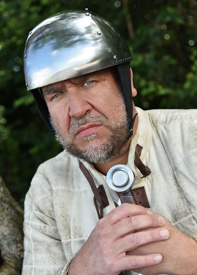 Casco medieval funcional simple con barbuquejo, 2 mm.