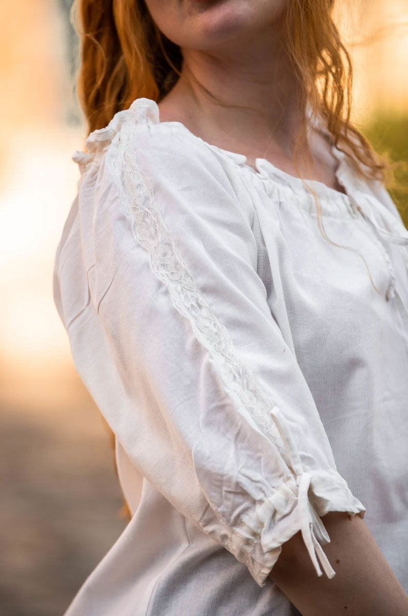 Blusa medieval manga corta modelo Sandra, blanco natural