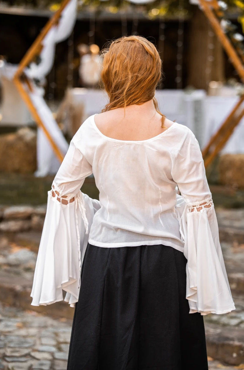 Blusa medieval de bruja modelo Carmen, color blanco