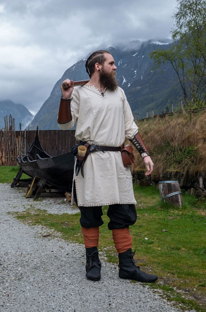 Túnica vikinga con bordados Erwin, blanco natural
