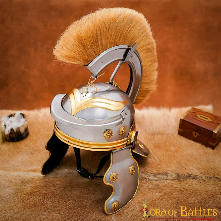 Casco de centurión romano con penacho marrón