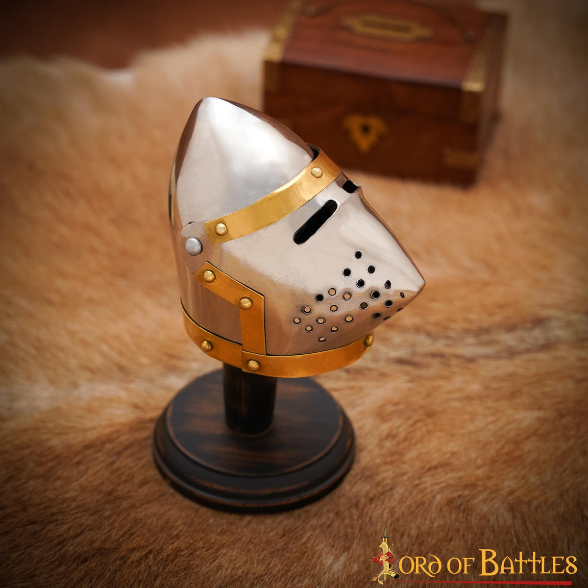 Mini casco bacinete Pig Face, con stand