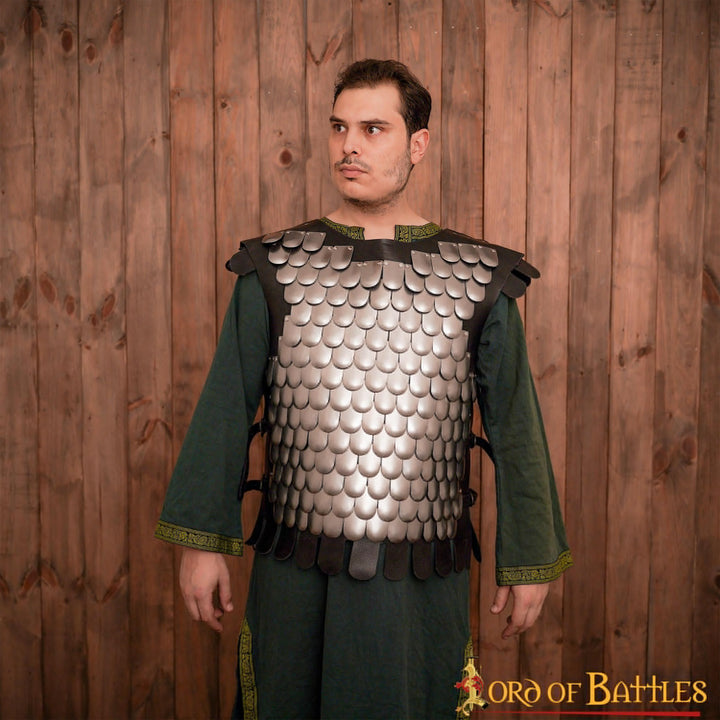 Armadura vikinga de cuero y escamas LARP