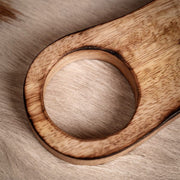 Soporte de madera para cuerno, 16 cm.