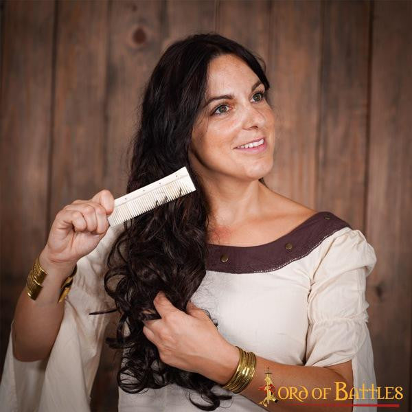 Peine medieval hecho de hueso auténtico