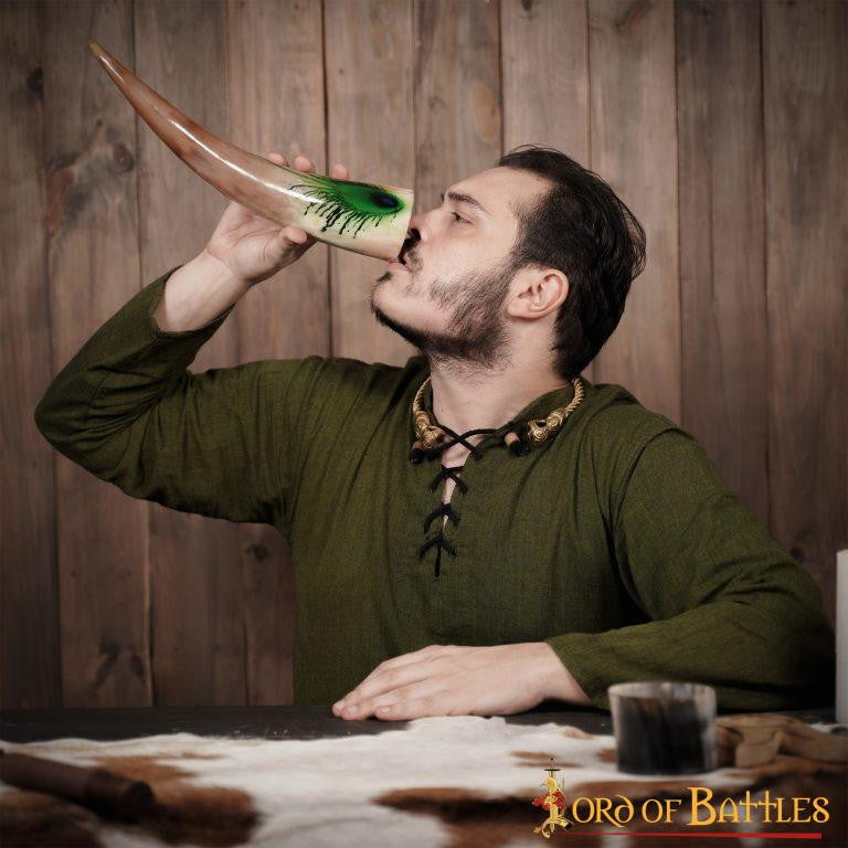 Cuerno para Beber con Diseños Ornamentados