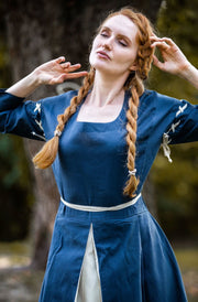 Vestido medieval azul-blanco modelo Larina