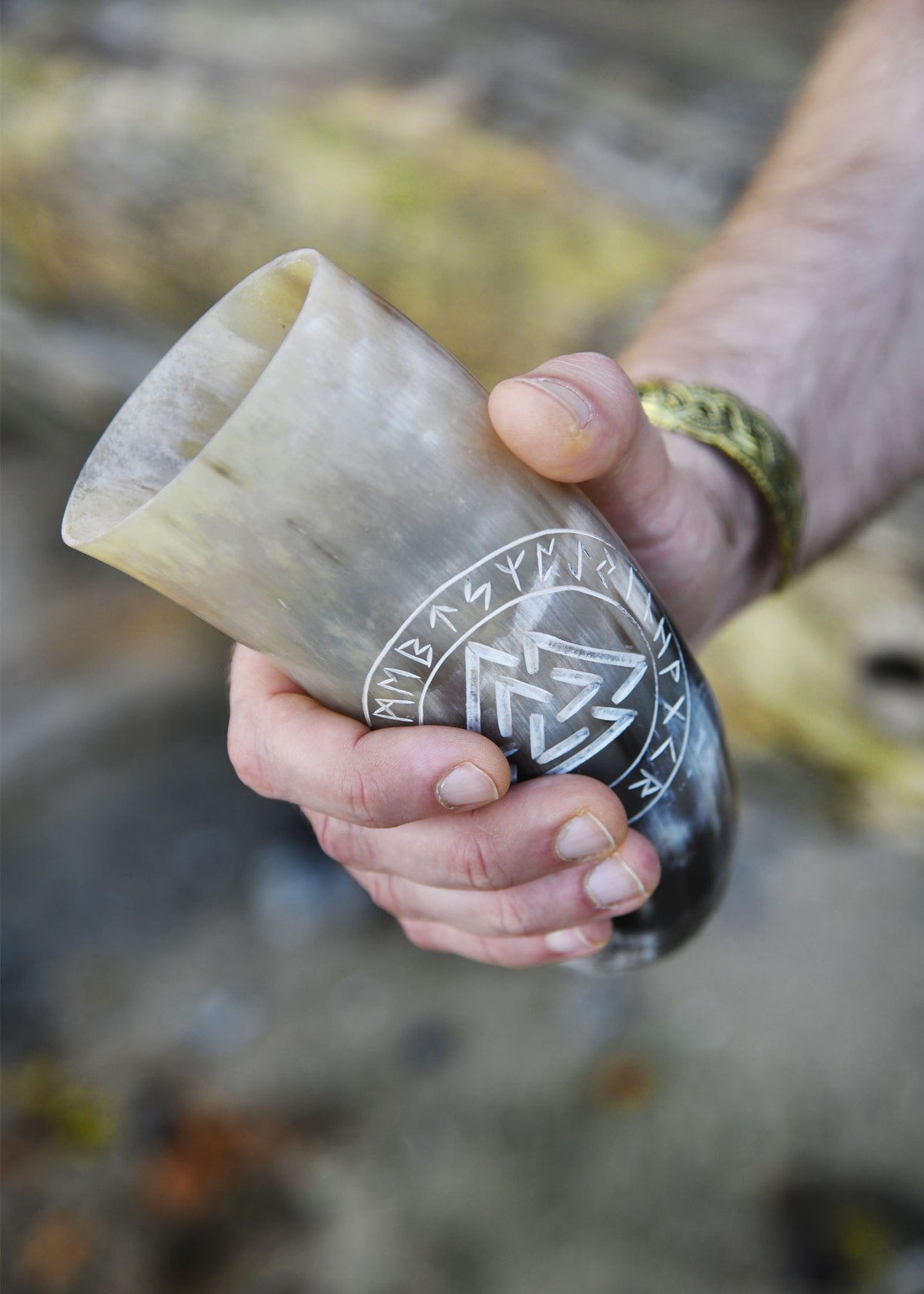 Cuerno Celta Valknut con soporte (200-300 ml.)