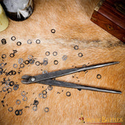 Remachadora para cotas de malla con anillas de 9 mm.