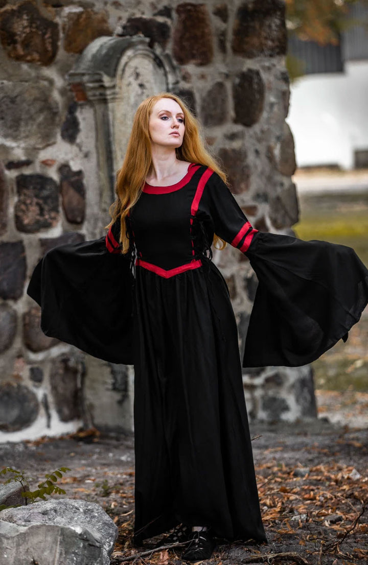Vestido medieval Isolde, con capucha