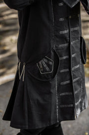 Abrigo de pirata negro modelo Edward