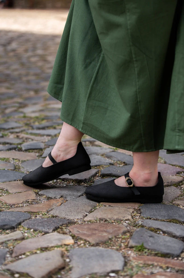 Zapatos medievales negros para damas, Rieke