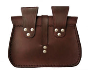 Bolso de cuero negro con diseño de estrella
