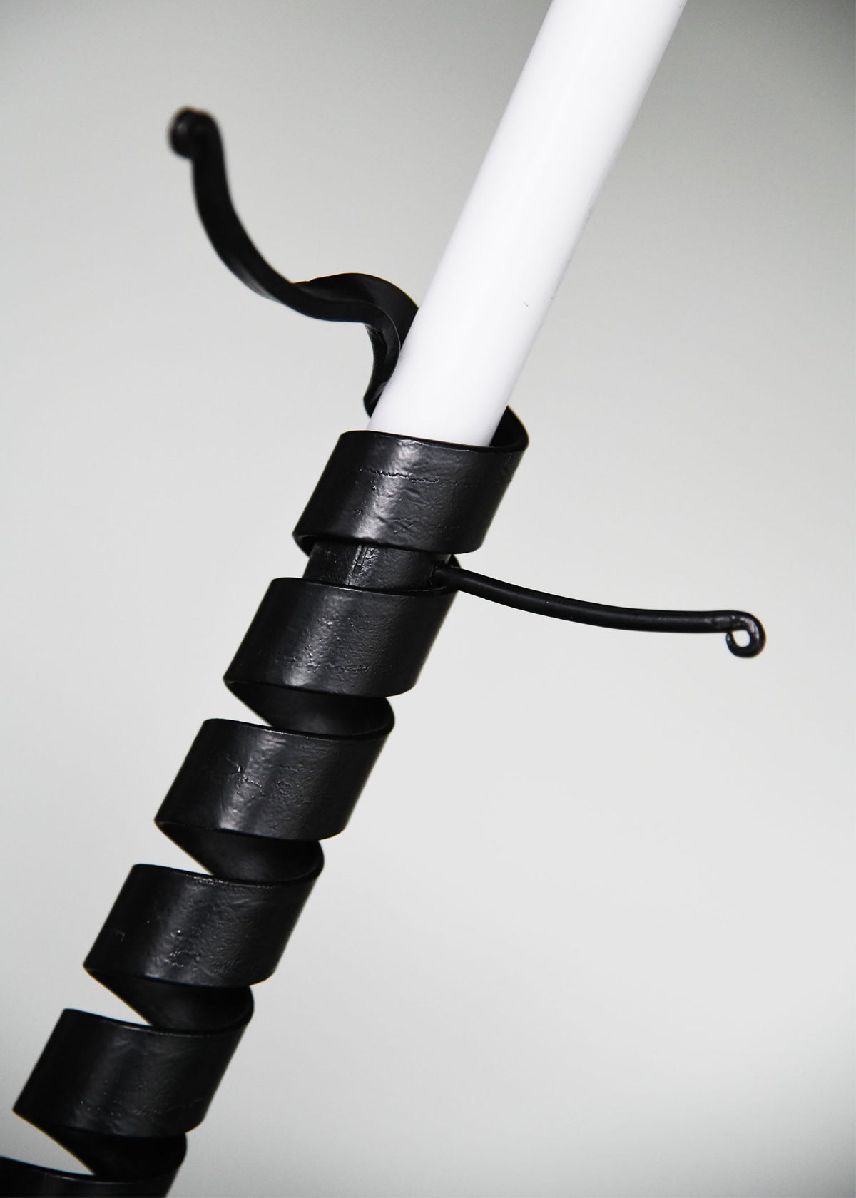 Candelabro medieval trenzado ajustable (30 cm.)