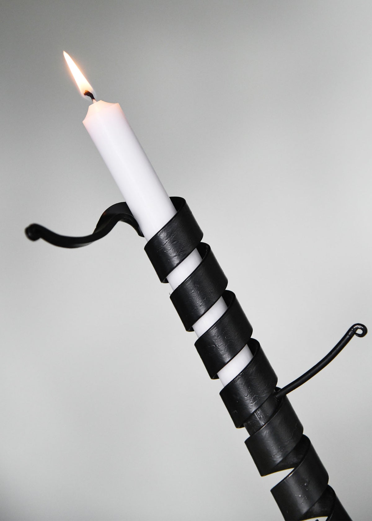 Candelabro medieval trenzado ajustable (30 cm.)