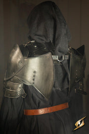 Conjunto de gorjal y hombreras modelo Undead