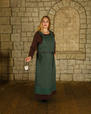 Vestido delantal vikingo modelo Alva, verde