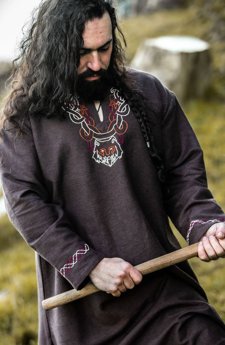 Túnica vikinga con bordados Freki, marrón
