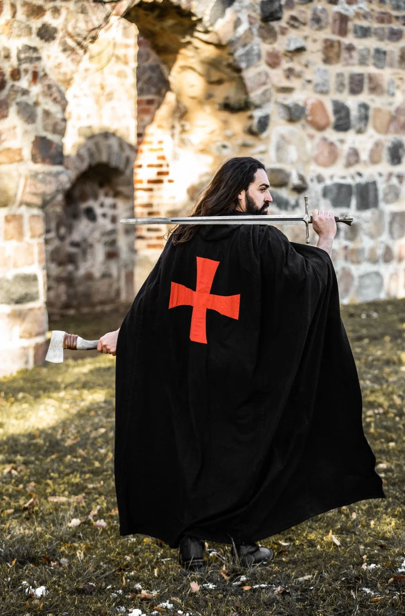 Capa de los Caballeros Templarios modelo Arnulf, negro-rojo