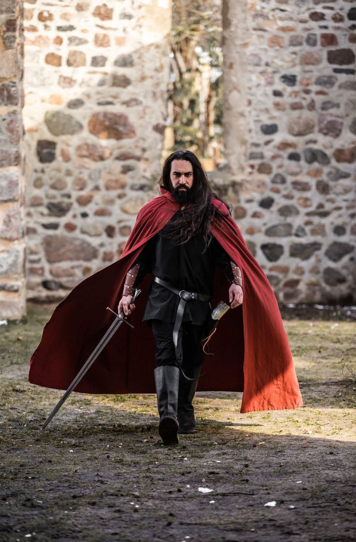Capa medieval roja larga, modelo Gunnar