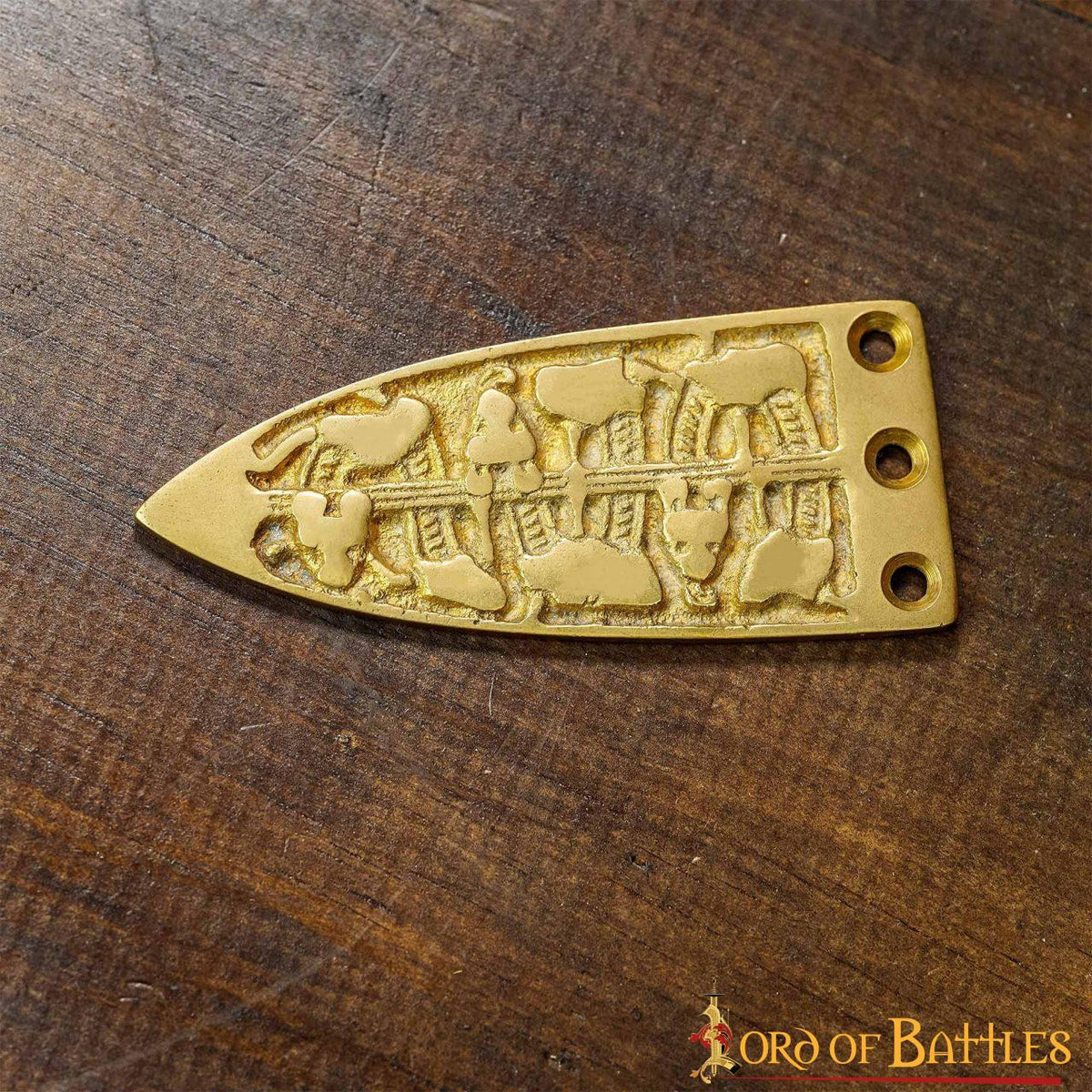 Punta decorativa de cinturón vikingo en latón