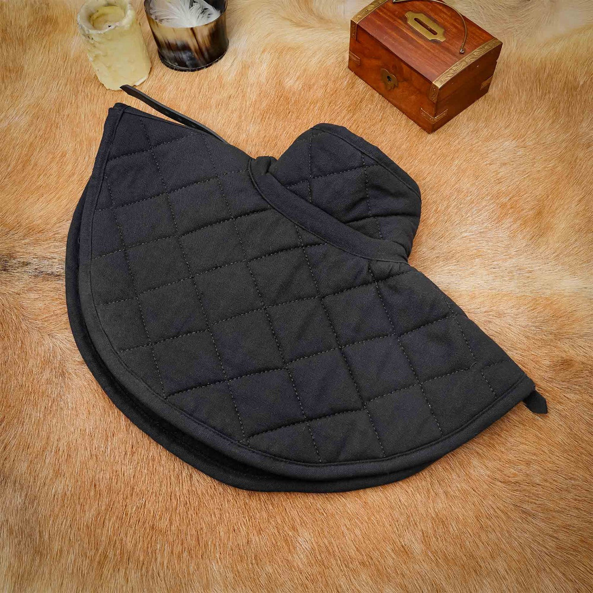 Gorjal medieval negro acolchado cuello alto en algodón