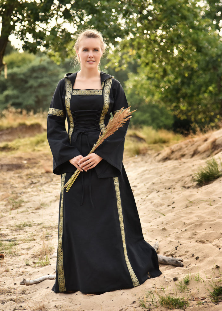 Vestido Medieval Leonor en negro con capucha