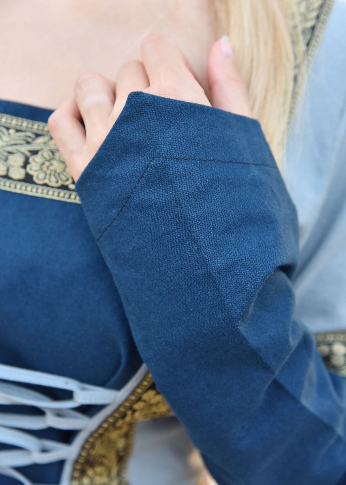 Vestido Medieval Leonor en azul-gris