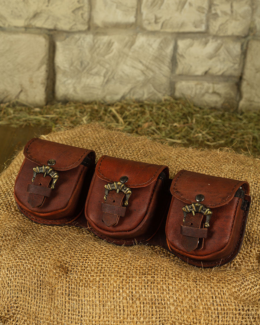 Set 3 bolsos medievales León para cinturón en marrón
